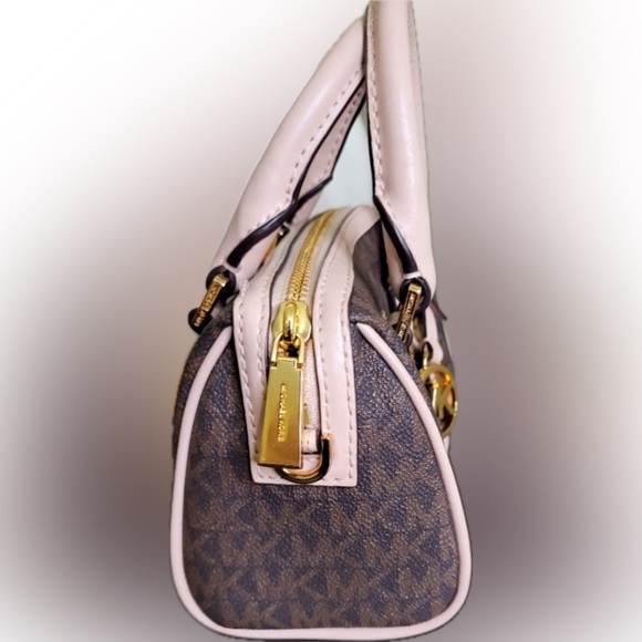 EUC Michael Kors Bedford Legacy Mini - Picture 4 of 10